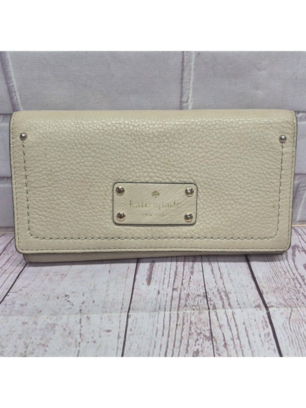 Kate Spade New York Clutch Wallet‎ Med Pebbled Beige Bifold ~Zippered Storage
